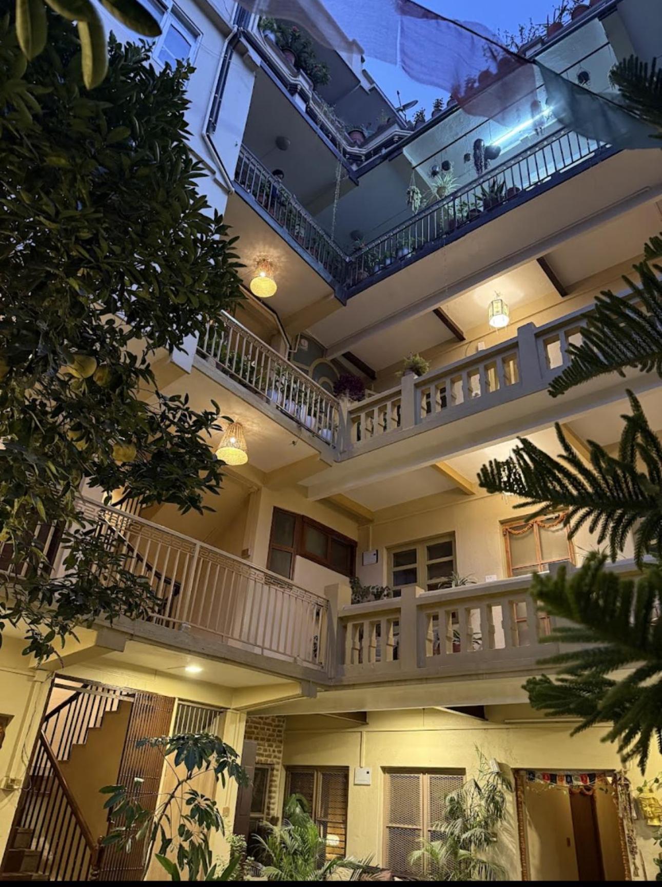 The Melo Pomelo Courtyard. Apartment Kathmandu Bagian luar foto